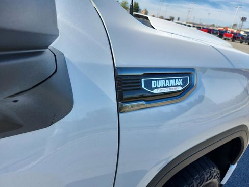 Certified 2025 GMC Sierra 1500 AT4 w/ AT4 Premium Package image 8