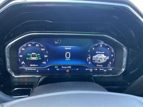 Used 2024 Chevrolet Silverado 1500 LT image 34