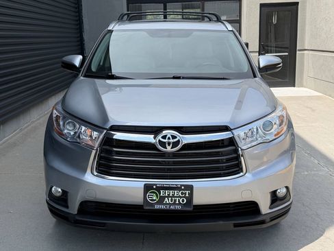 Used 2016 Toyota Highlander XLE AWD/4WD image 4