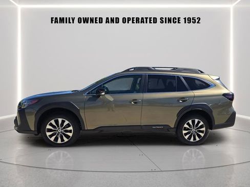 Certified 2025 Subaru Outback Limited w/ Tech Package 3 AWD/4WD image 5