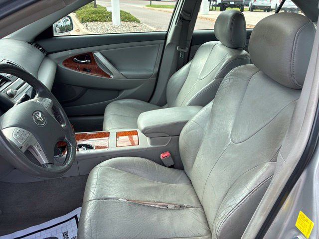 Used 2011 Toyota Camry XLE w/ XLE Extra-Value Pkg #2 FWD image 11