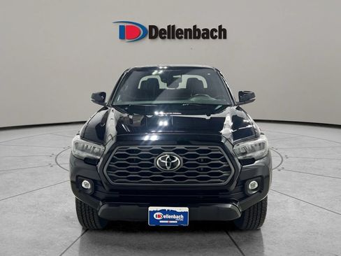 Used 2021 Toyota Tacoma TRD Off-Road w/ TRD Premium Off Road Package AWD/4WD image 8