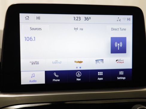 Used 2022 Ford Escape Titanium image 10