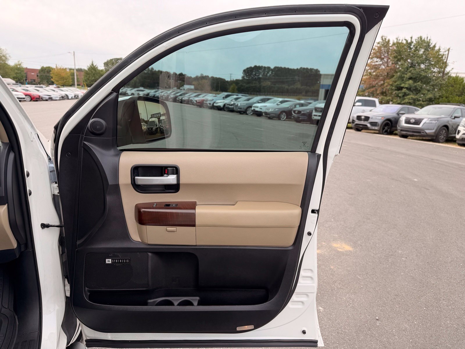 Used 2015 Toyota Sequoia Platinum RWD image 36