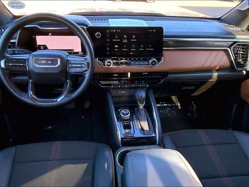 Used 2024 GMC Canyon AT4 image 5