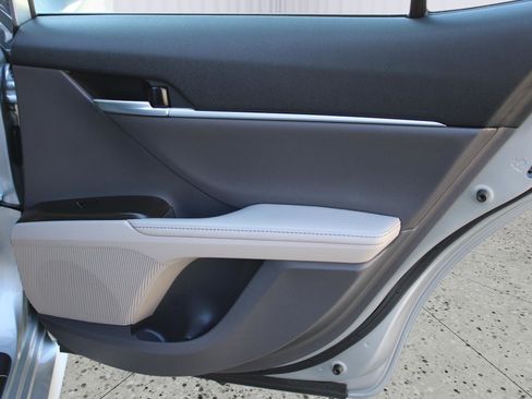 Used 2023 Toyota Camry XLE image 38