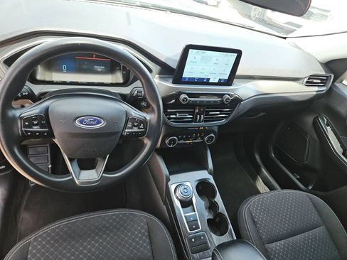 Used 2025 Ford Escape Active AWD/4WD image 13