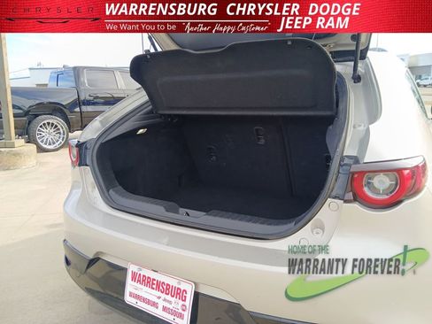 Used 2024 MAZDA MAZDA3 s image 31