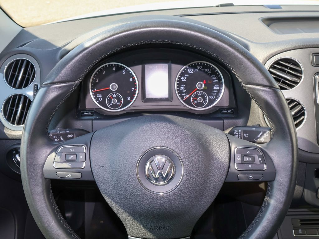 Used 2017 Volkswagen Tiguan Limited w/ Premium Package AWD/4WD image 20