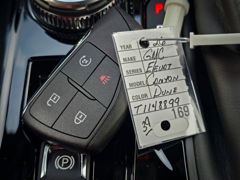 New 2026 GMC Canyon Elevation w/ Convenience Package image 40