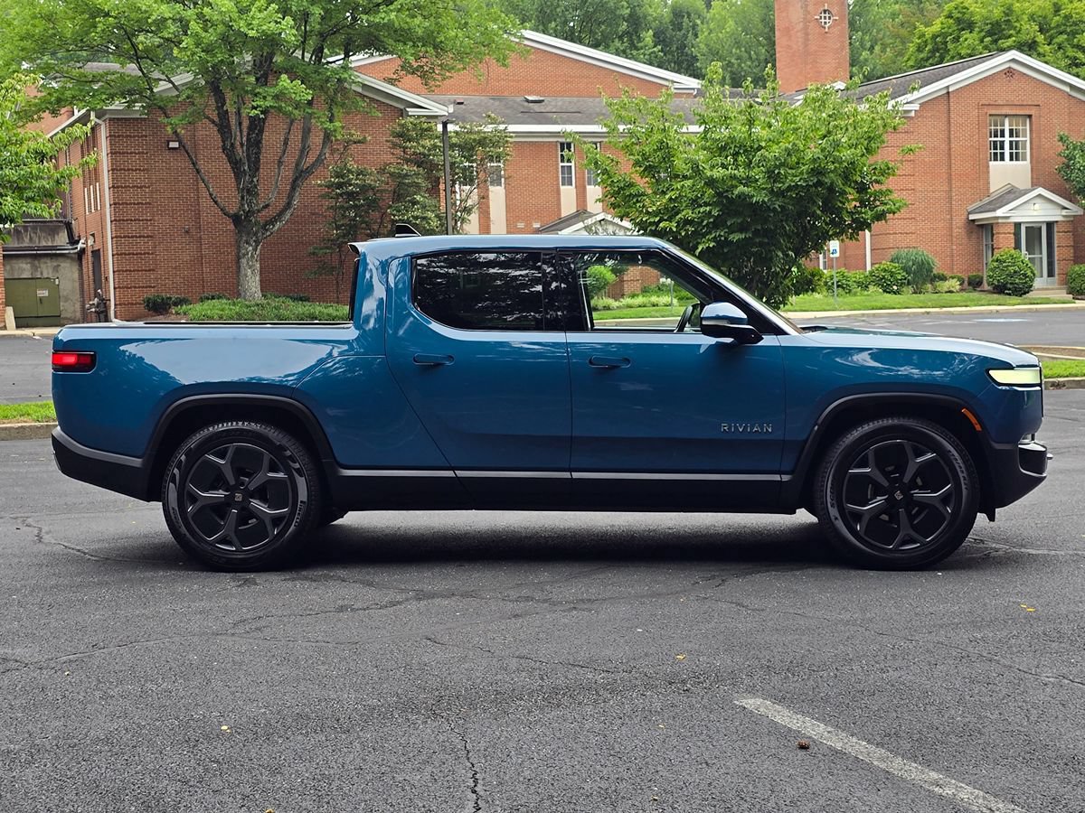 Used 2023 Rivian R1T Adventure Dual AWD/4WD image 8