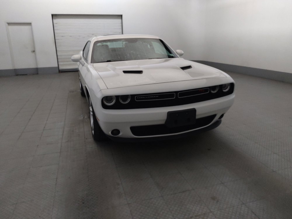 Used 2016 Dodge Challenger R/T w/ Driver Convenience Group RWD image 14