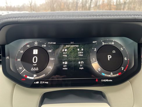 Certified 2025 Land Rover Range Rover SE image 14