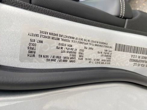 Used 2023 Jeep Grand Cherokee L Laredo image 23