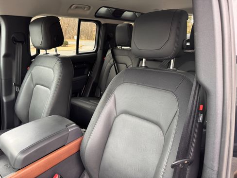 Used 2023 Land Rover Defender 110 X-Dynamic SE image 21