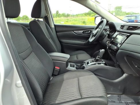 Used 2019 Nissan Rogue S AWD/4WD image 9