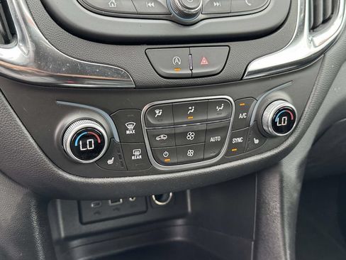 Used 2024 Chevrolet Equinox LT FWD image 31