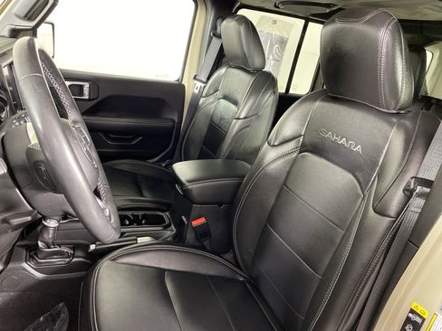 Used 2022 Jeep Wrangler Unlimited Sahara w/ Cold Weather Group image 18