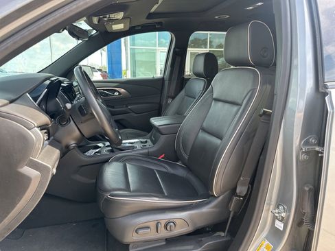 Used 2023 Chevrolet Traverse Premier w/ Redline Edition image 14
