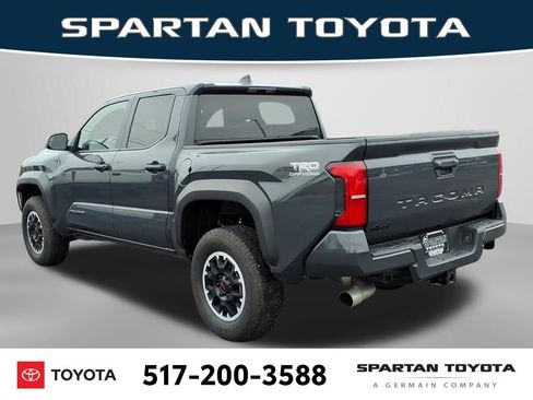 Used 2024 Toyota Tacoma TRD Off-Road image 9