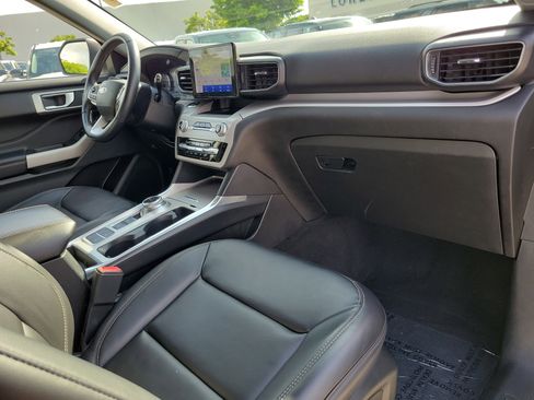 Used 2023 Ford Explorer XLT w/ Equipment Group 202A RWD image 19