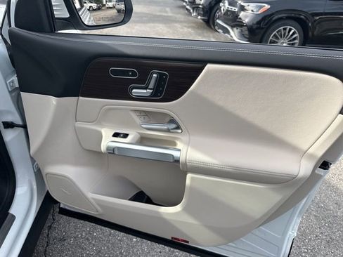 New 2026 Mercedes-Benz GLB 250 image 33