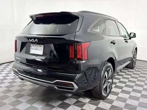 Used 2023 Kia Sorento EX w/ Panoramic Sunroof Package FWD image 6