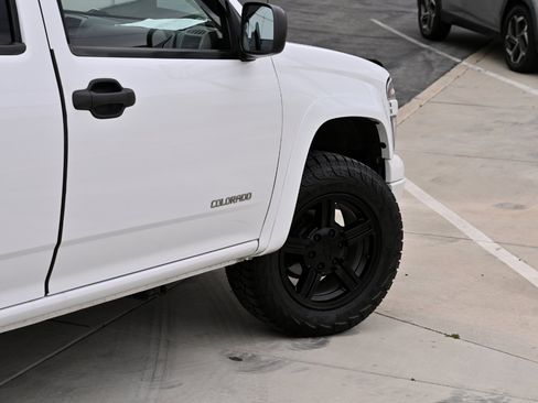 Used 2004 Chevrolet Colorado LS image 28