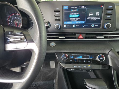 Used 2021 Hyundai Elantra SEL FWD image 14