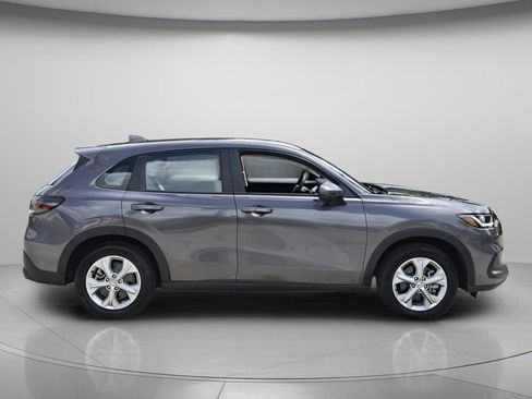 Certified 2025 Honda HR-V LX image 3