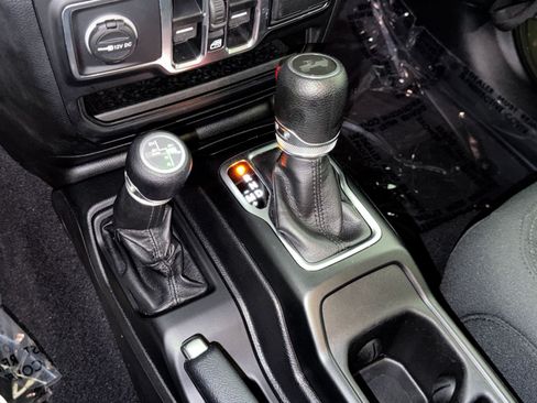 Used 2021 Jeep Wrangler Unlimited Sport AWD/4WD image 29