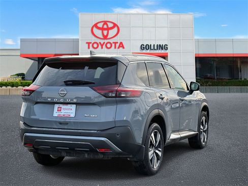 Used 2023 Nissan Rogue SL w/ SL Premium Package image 5