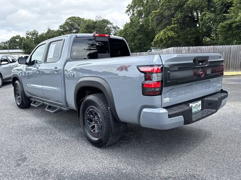 Used 2025 Nissan Frontier PRO-4X AWD/4WD image 3
