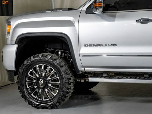 Used 2018 GMC Sierra 3500 Denali w/ Duramax Plus Package image 12