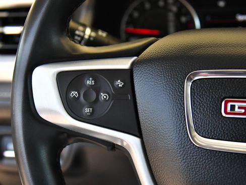 Used 2023 GMC Acadia SLT AWD/4WD image 32