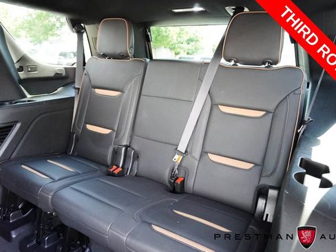 Used 2023 GMC Yukon AT4 w/ AT4 Premium Package AWD/4WD image 4