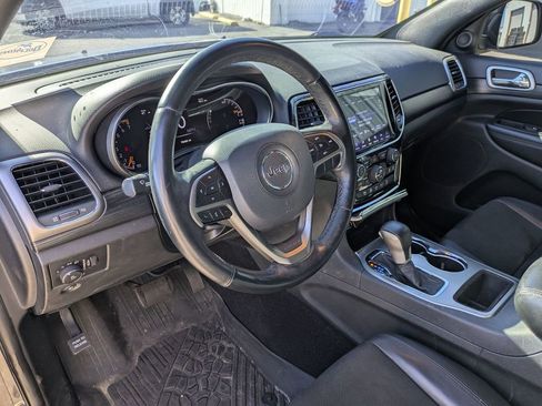 Used 2019 Jeep Grand Cherokee Altitude image 13