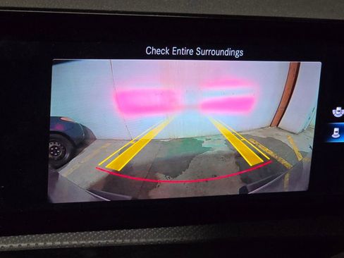 Used 2022 Mercedes-Benz CLA 250 4MATIC image 28