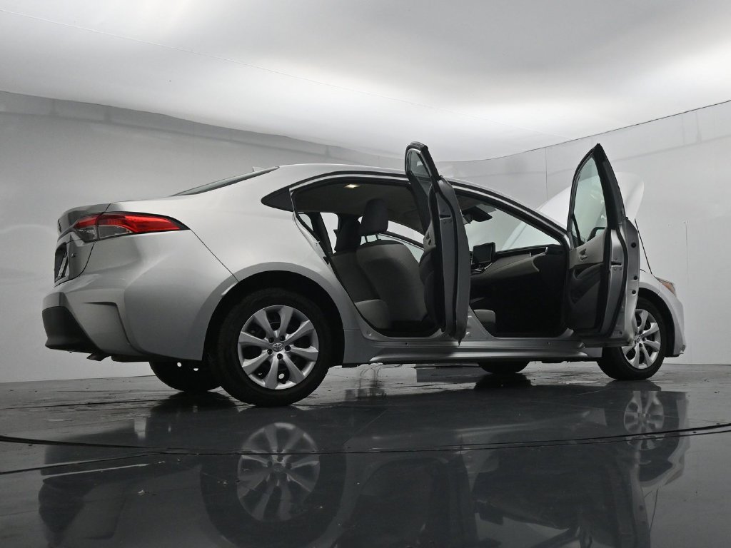 Used 2023 Toyota Corolla LE FWD image 43
