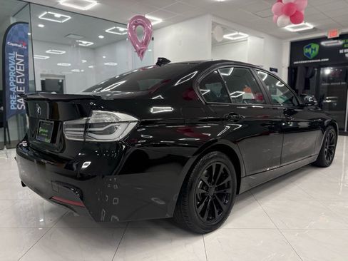 Used 2017 BMW 320i xDrive Sedan image 12