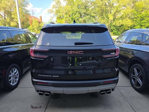 Used 2024 GMC Acadia Elevation AWD/4WD image 4