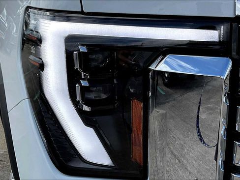 Used 2025 GMC Sierra 3500 Denali w/ Denali Reserve Package image 19