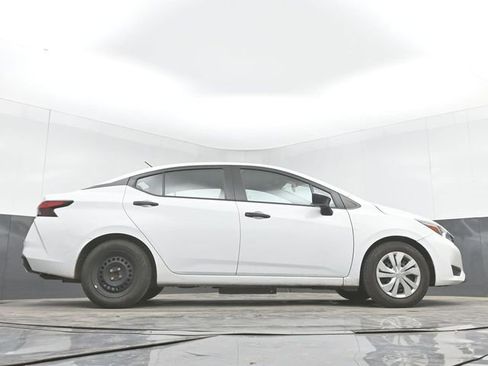 Used 2023 Nissan Versa S FWD image 34