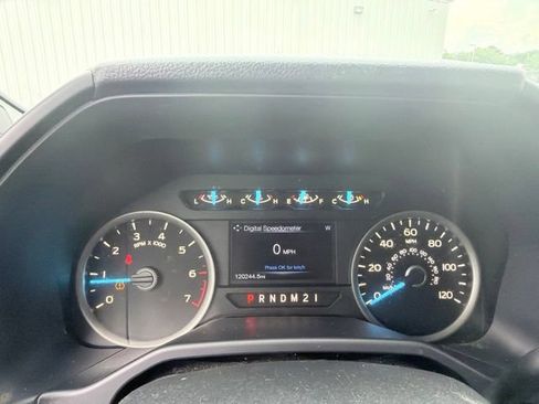 Used 2015 Ford F150 XLT w/ Equipment Group 302A Luxury AWD/4WD image 18