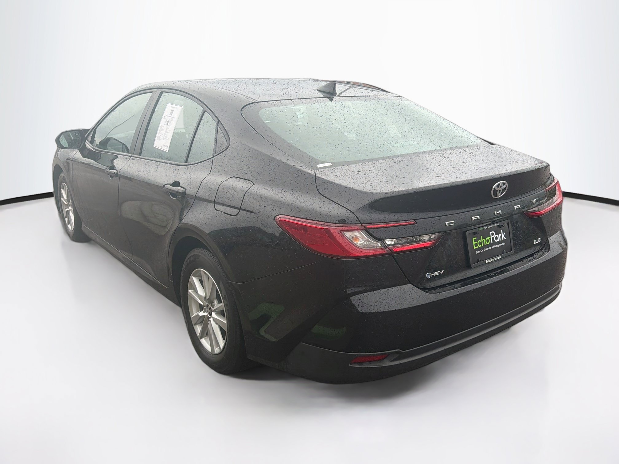 Used 2025 Toyota Camry LE FWD image 5