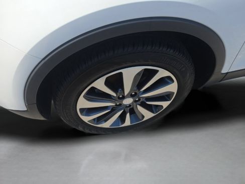 Used 2022 Buick Encore Preferred FWD image 32