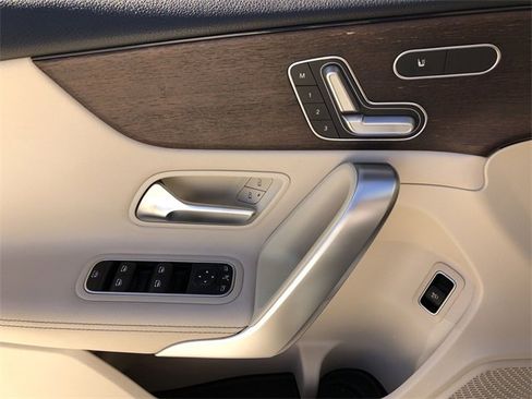 Used 2019 Mercedes-Benz A 220 image 4