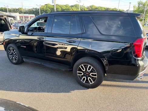 Used 2022 GMC Yukon AT4 w/ Technology Package AWD/4WD image 5