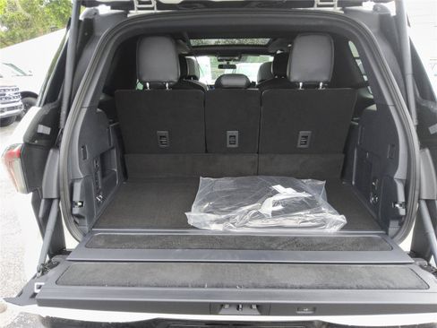 New 2026 Lincoln Navigator Reserve w/ Jet Appearance Package AWD/4WD image 19