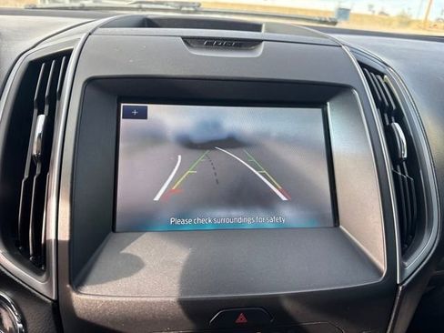 Used 2020 Ford Edge SE image 18